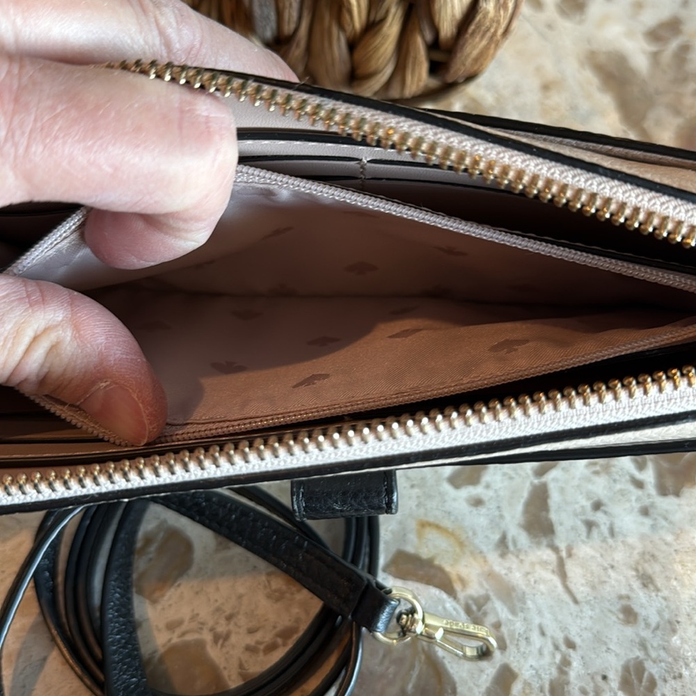 Kate Spade Jackson Crossbody in tan, black and ivory pebbled leather - Picture 4 of 6